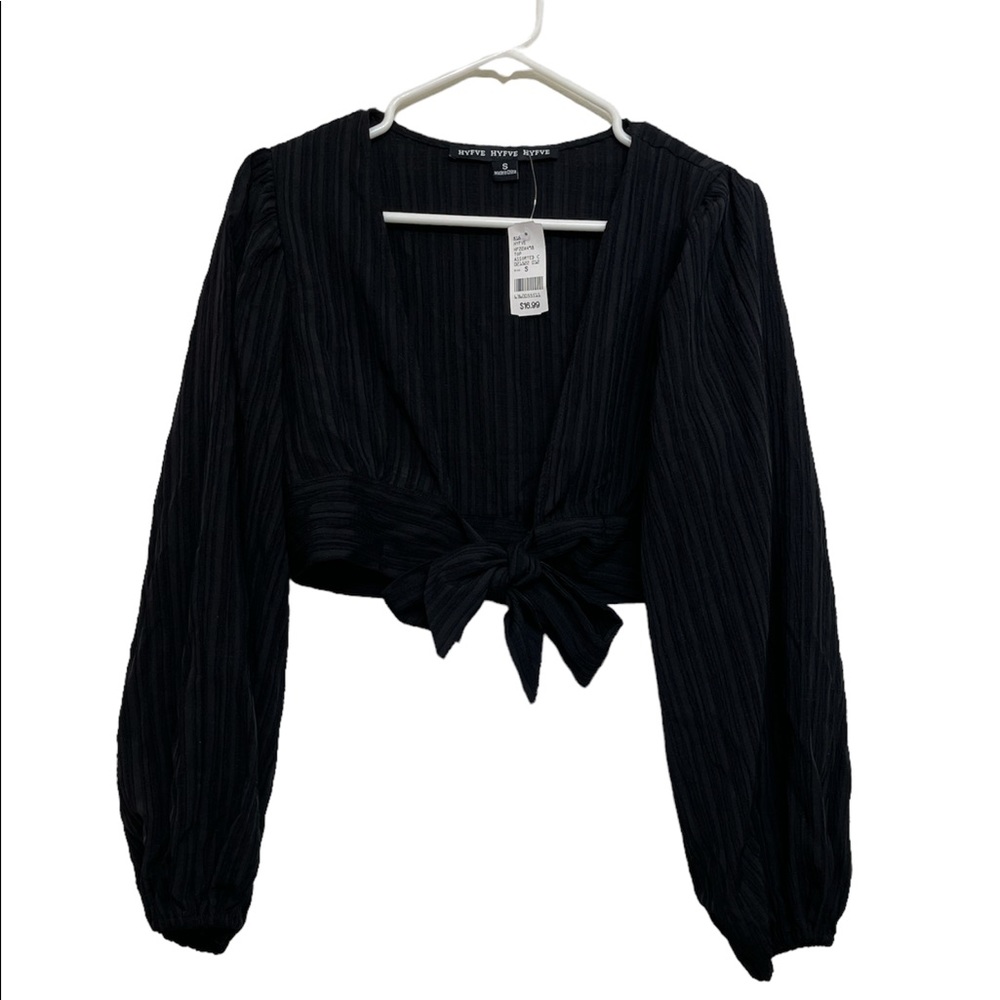 *NWT* Long Sleeve Black Front Tie Crop Top Size Small